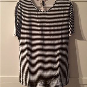 Lululemon black and white strip T-shirt